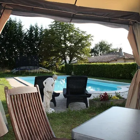 La Perle Du Lot Bed & Breakfast 3*