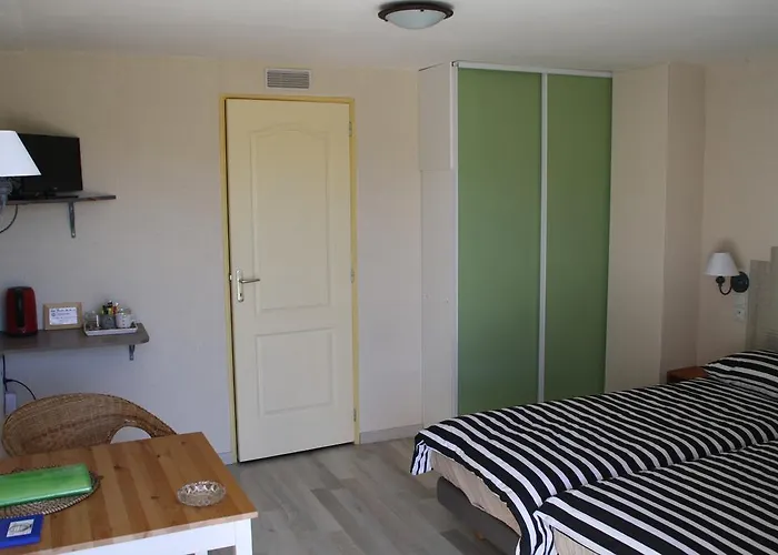 La Perle Du Lot Alojamento de Acomodação e Pequeno-almoço Castelnau-de-Montratier